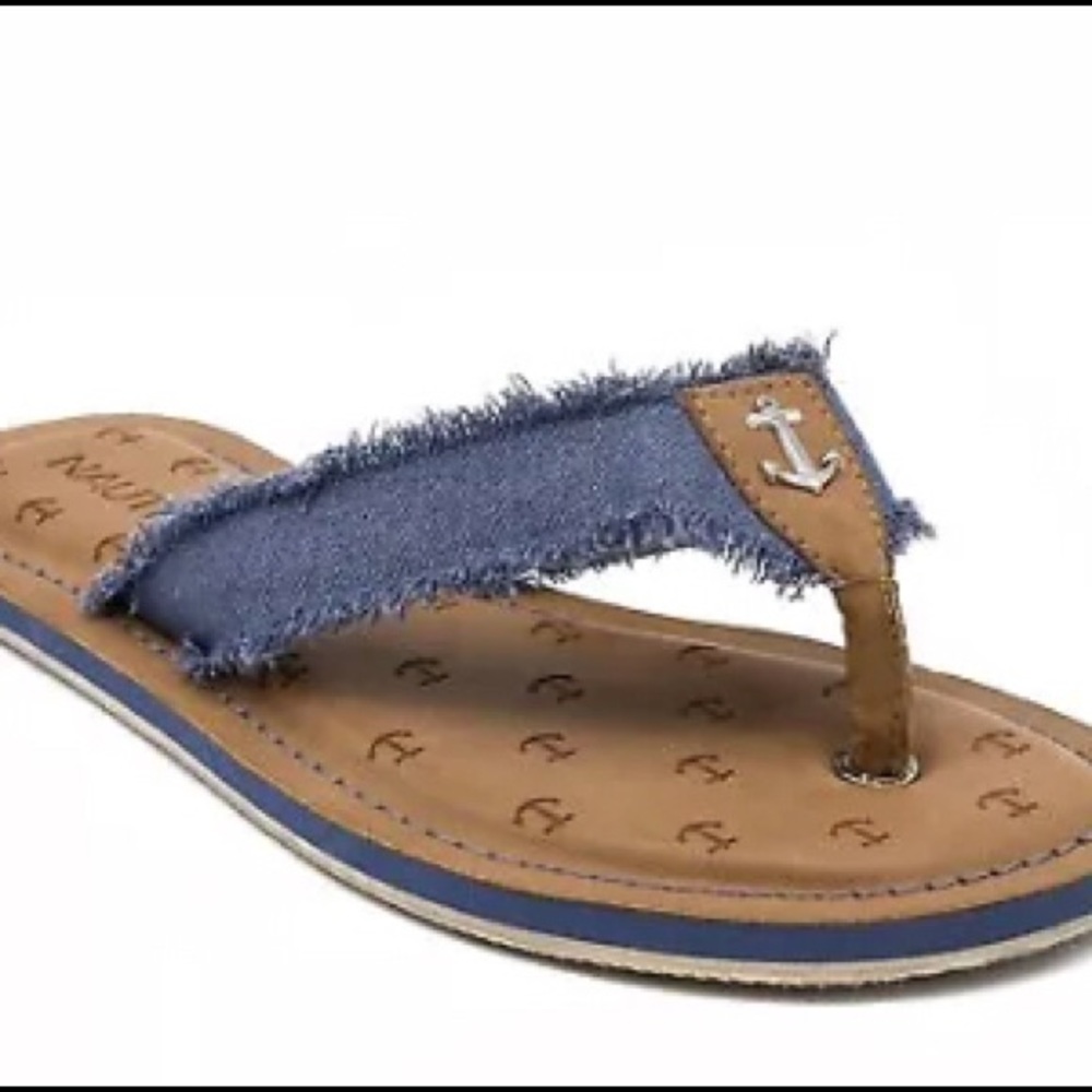 Women’s Nautica flip flops size 9.5 NWT